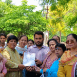 प्रधानमंत्री के सम्मान में भाजपा महिला मोर्चा का उग्र प्रदर्शन, राष्ट्रपति के नाम सौंपा ज्ञापन