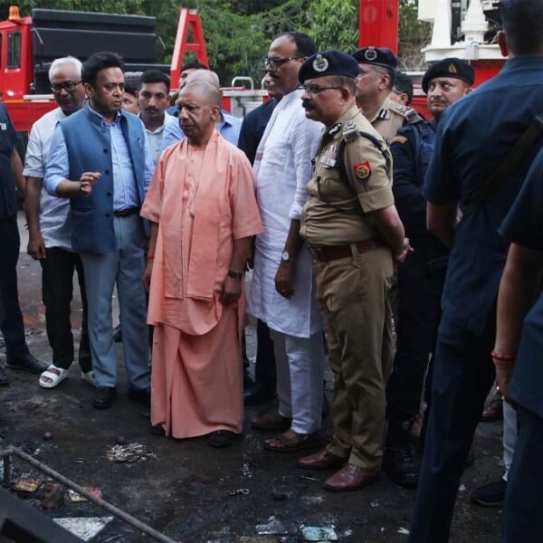 लखनऊ अग्निकांड: CM योगी ने गठित की SIT,&hellip;