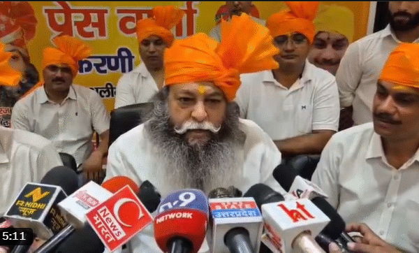 अलीगढ़ में गरजे करणी सेना प्रमुख, कहा सड़कें&hellip;