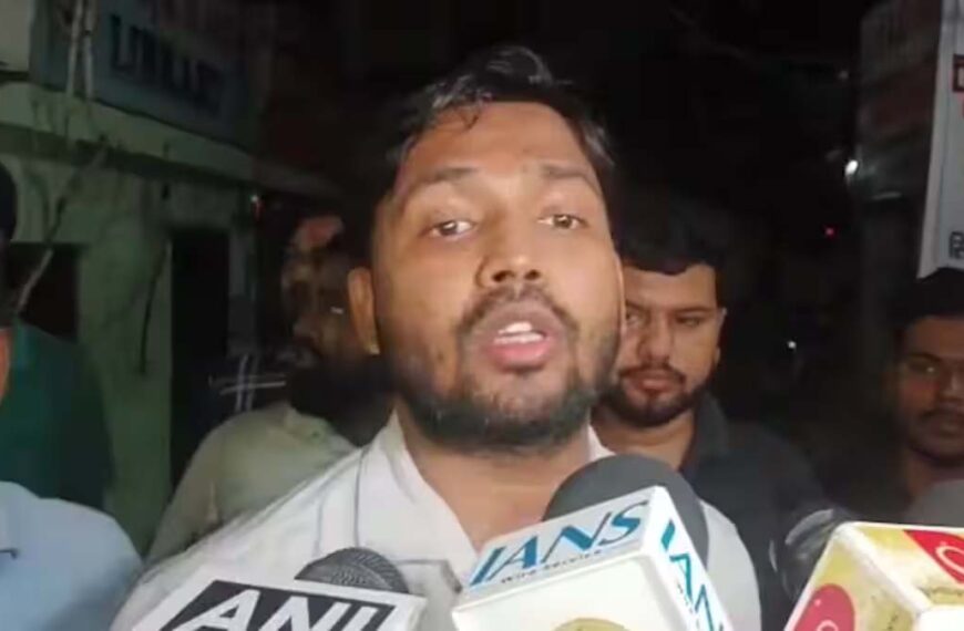 पटना में खान सर की कोचिंग के बाहर…