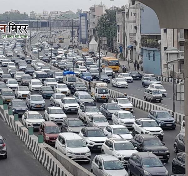जंतर-मंतर प्रदर्शन का असर: दिल्ली-नोएडा बॉर्डर पर लंबा&hellip;
