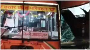एटा :खड़ी रोडवेज बस में पीछे से घुसा&hellip;