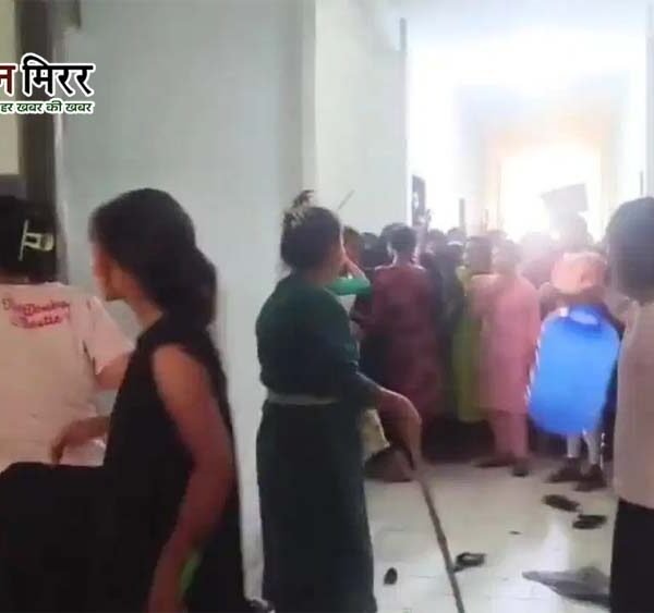 आंध्र के नर्सिंग कॉलेज में छात्राओं के दो&hellip;