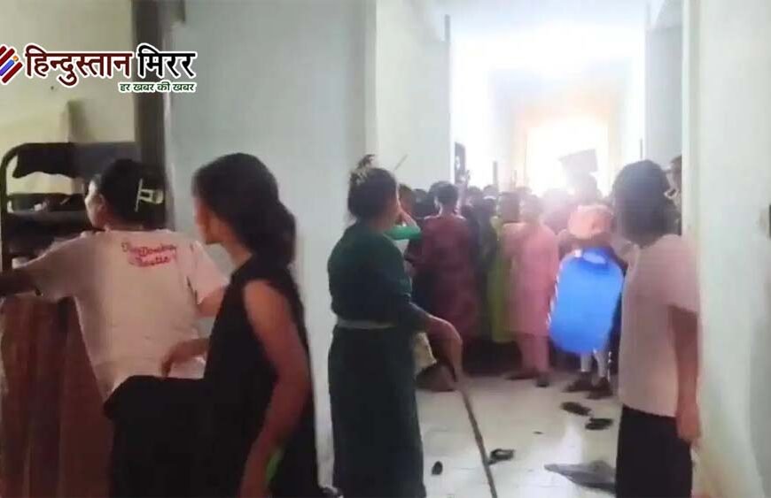 आंध्र के नर्सिंग कॉलेज में छात्राओं के दो गुट भिड़े, लाठियों-चप्पलों से मारपीट