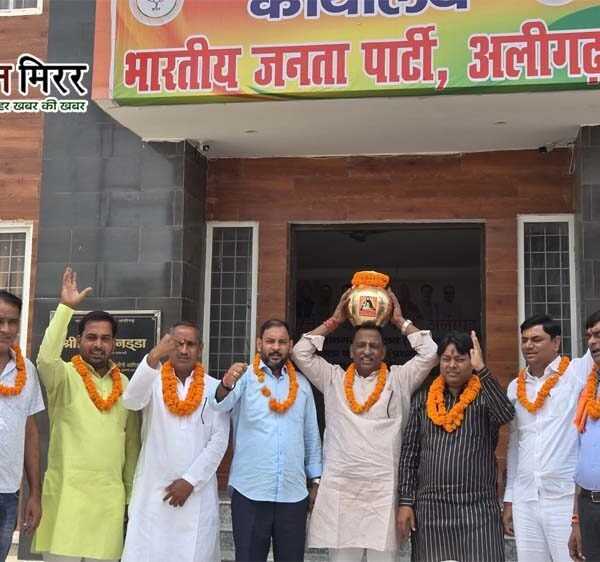 काशी से पहुंचे संत गुरु रविदास जी के…