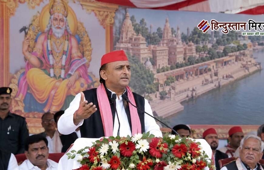 25 सितंबर से कैंपस में उतरेगी सपा की छात्रसभा, पर्चा और संविधान की किताब से संवाद