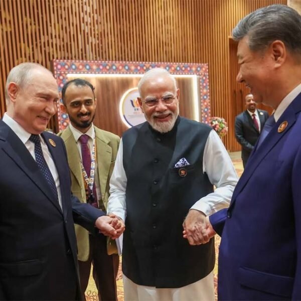 एक फ्रेम में मोदी-पुतिन और जिनपिंग, ब्रिक्स में&hellip;