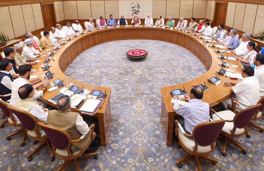 कैबिनेट फेरबदल की आहट के बीच पीएम मोदी की राज्यमंत्रियों संग मैराथन बैठक