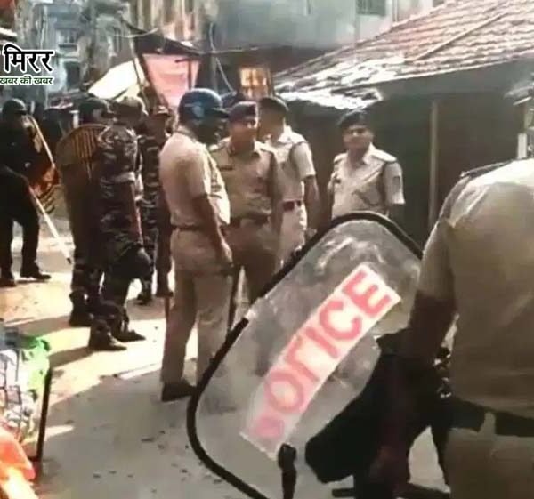 विजयादशमी के बैनर पर बवाल, भाजपा-टीएमसी समर्थकों में&hellip;